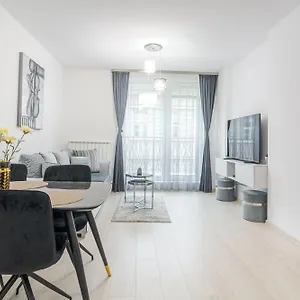  Apartment Paris Luxury Centre 2bdr W Work Desk And Wifi Near Nevsky Cathedral