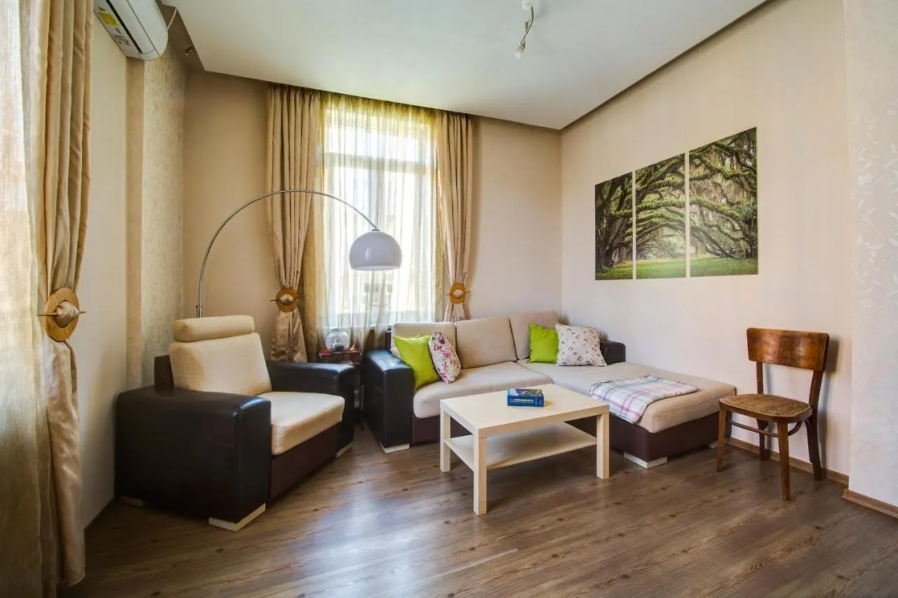 Apartment 65 - Airy Aprt At Top Center 소피아 0*,  불가리아